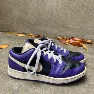Nike Black and Purple Low-Top Sneakers